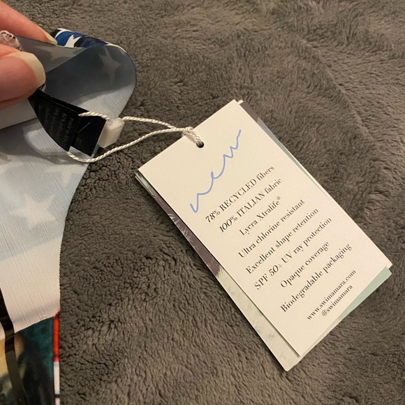 Amara-Don’t Blow the Illusion bottoms - Picture 4 of 4